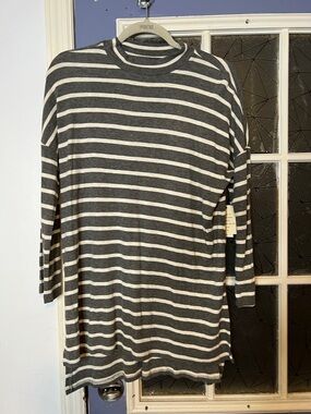 Sweet tea by Knox Rose size XL Striped Long Sleeve Tunic - Gray & Cream NWT